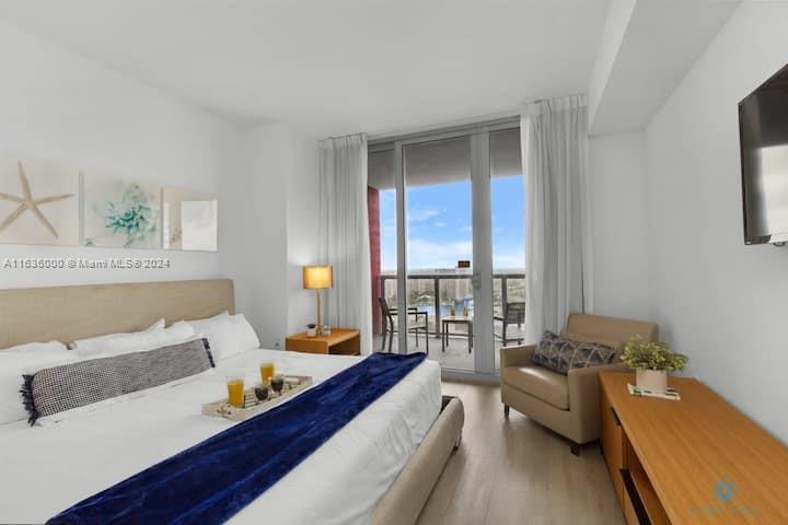 2602 E HALLANDALE BEACH BLVD Unit: 2706
