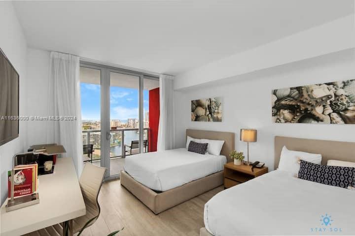 2602 E HALLANDALE BEACH BLVD Unit: 2706