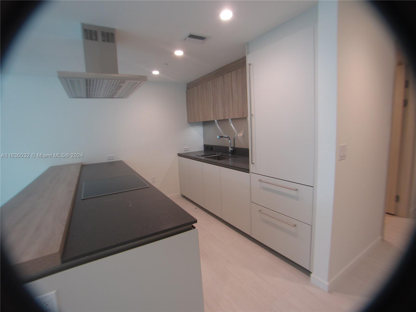 1000 Brickell Plz # 4805