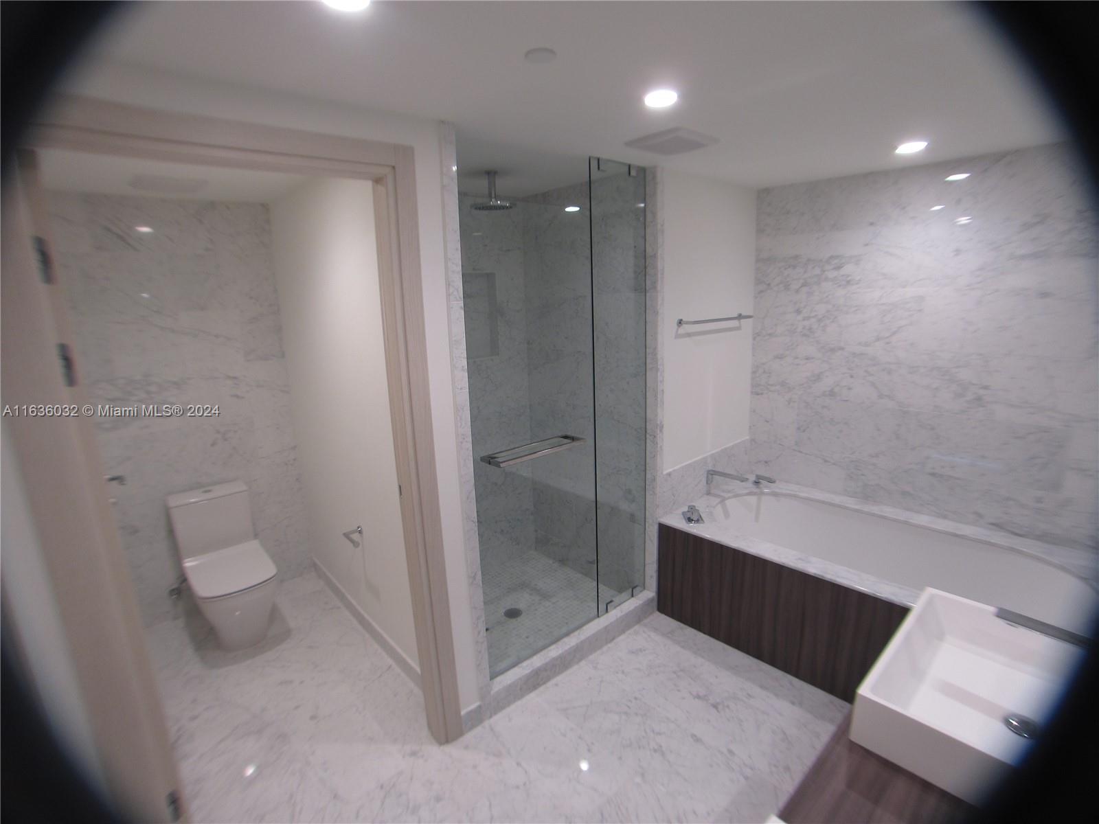 1000 Brickell Plz # 4805
