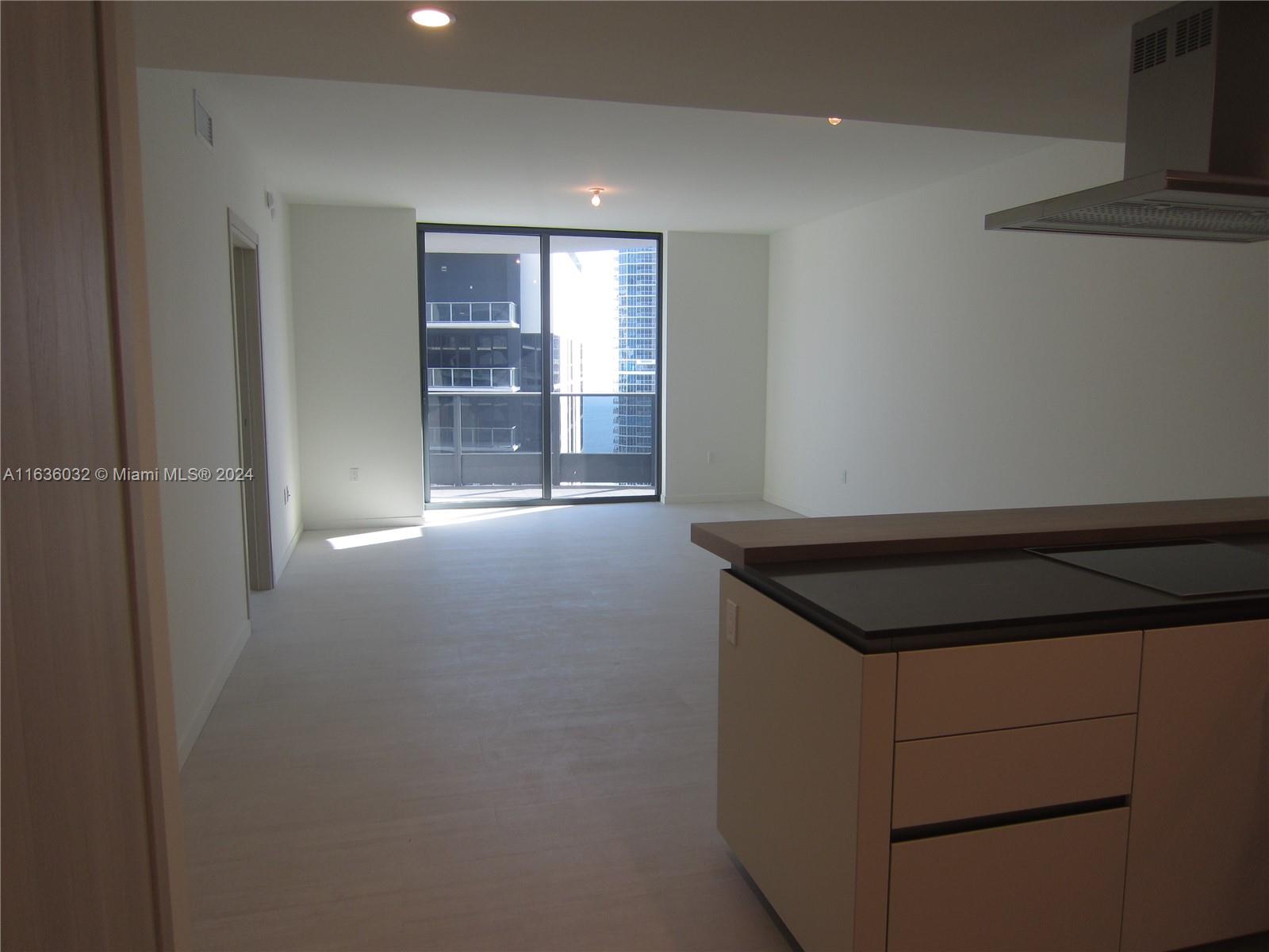 1000 Brickell Plz # 4805