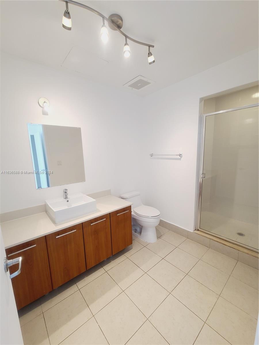 3301 NE 1 AVE # H1107