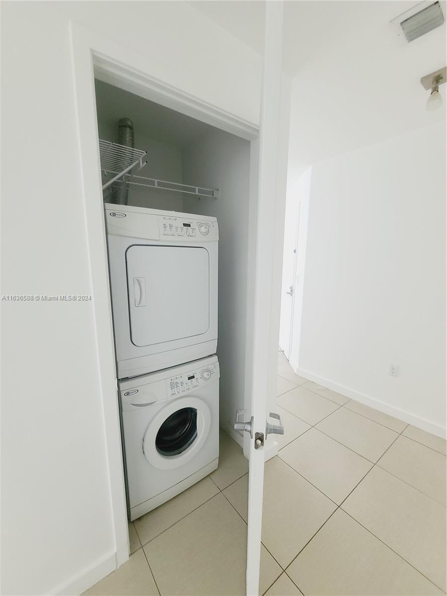 3301 NE 1 AVE # H1107