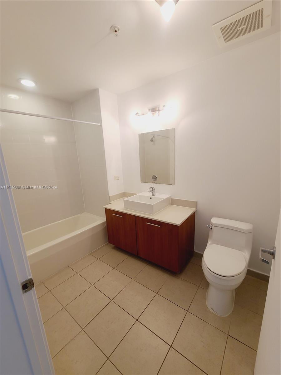 3301 NE 1 AVE # H1107