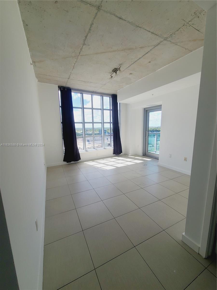 3301 NE 1 AVE # H1107