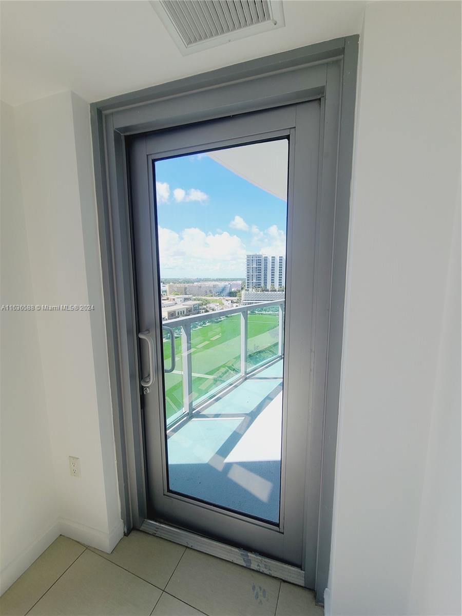 3301 NE 1 AVE # H1107