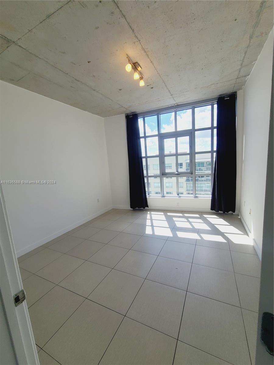 3301 NE 1 AVE # H1107