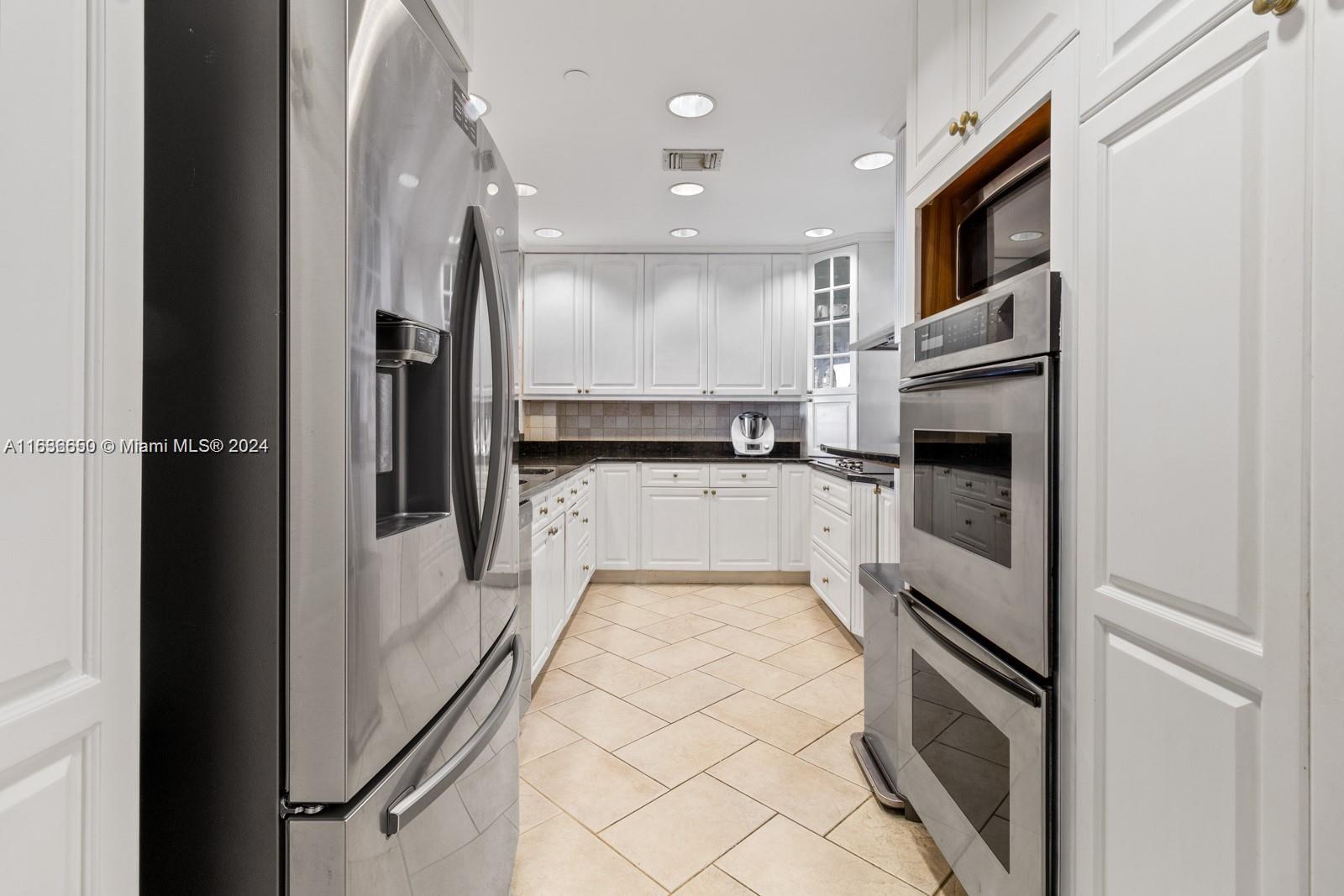151 Crandon Blvd # 526
