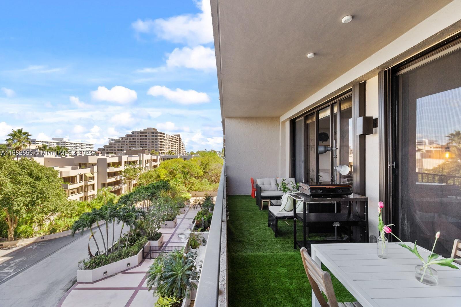 151 Crandon Blvd # 526