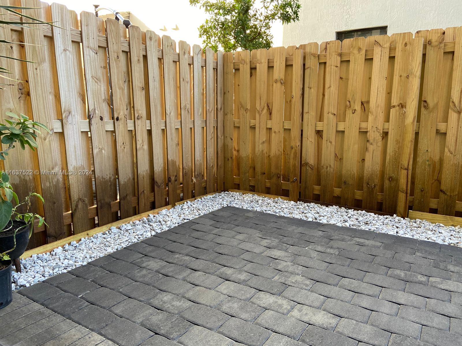 8039 NW 104th Ave # 2