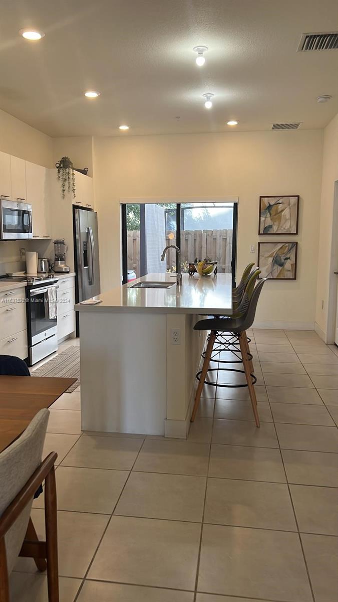 8039 NW 104th Ave # 2