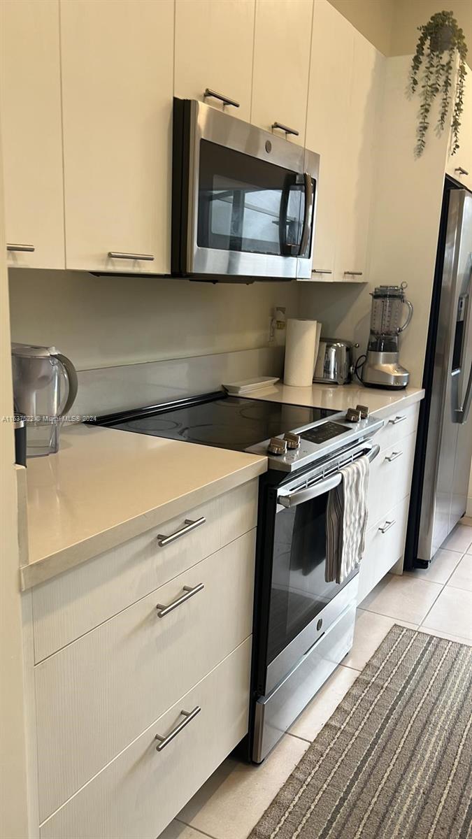 8039 NW 104th Ave # 2