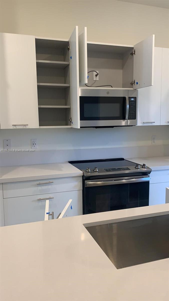 8039 NW 104th Ave # 2