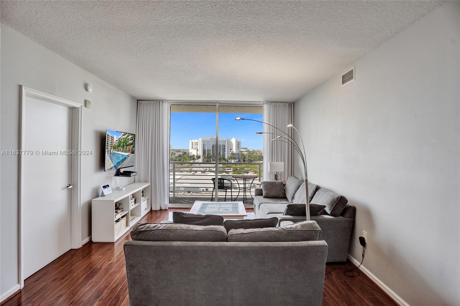 18800 NE 29th Ave # 804