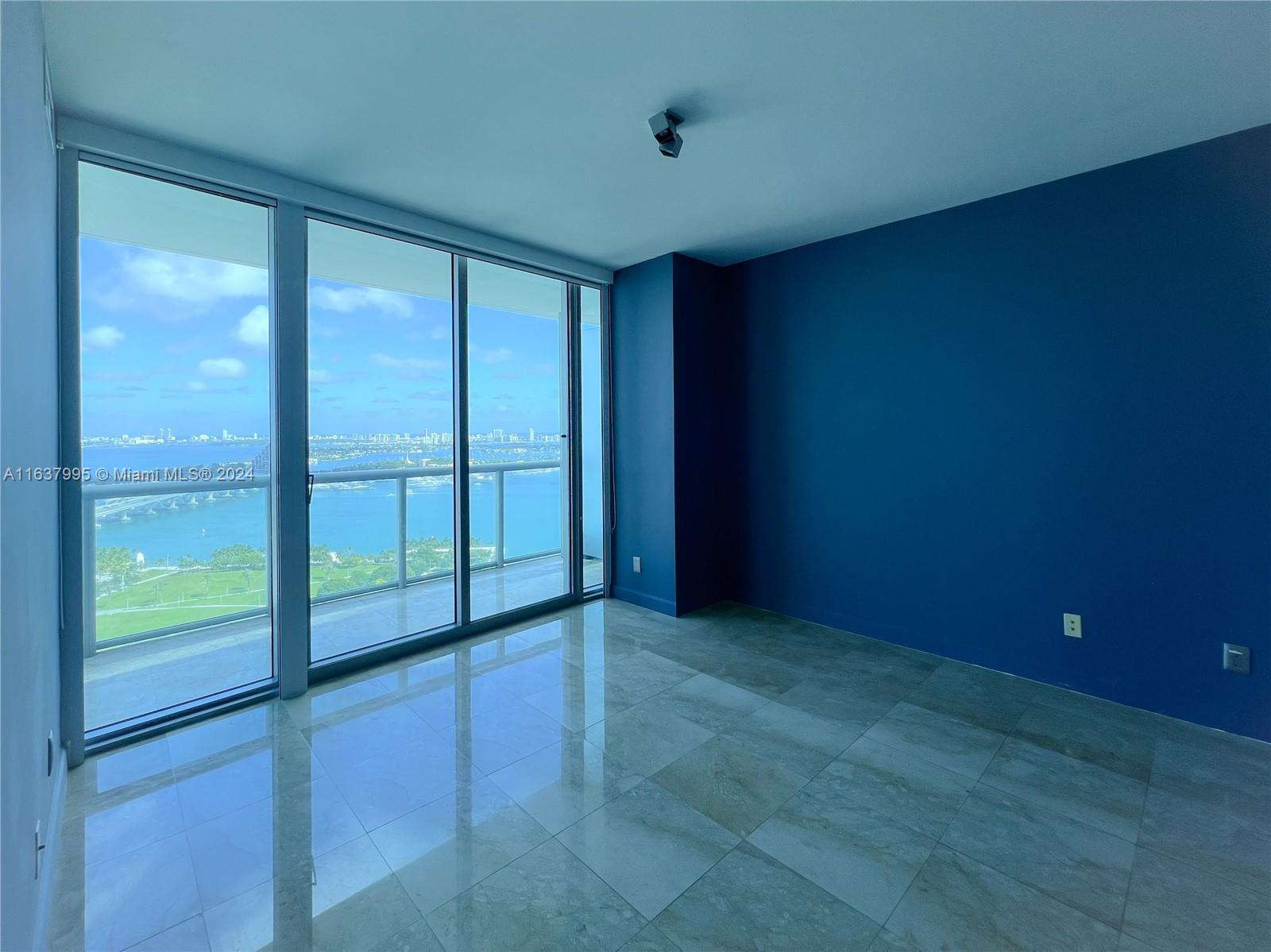 888 Biscayne Blvd # 3211