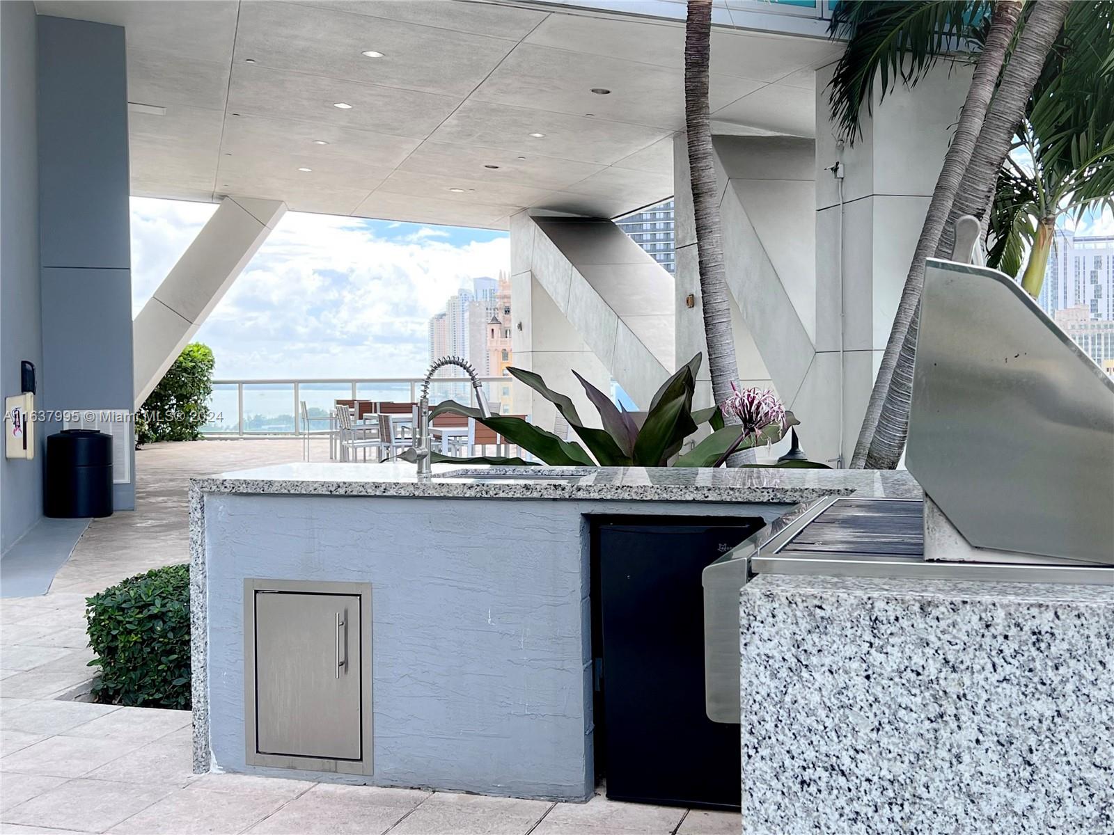 888 Biscayne Blvd # 3211