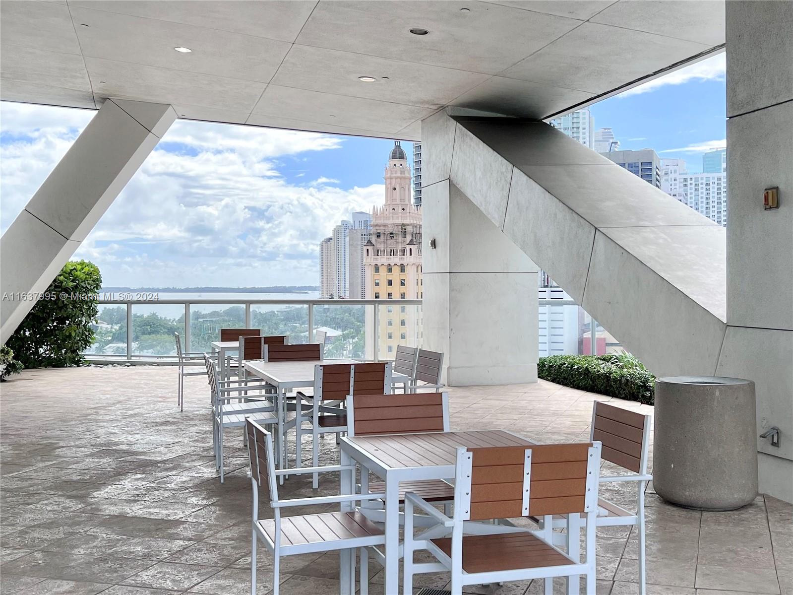 888 Biscayne Blvd # 3211