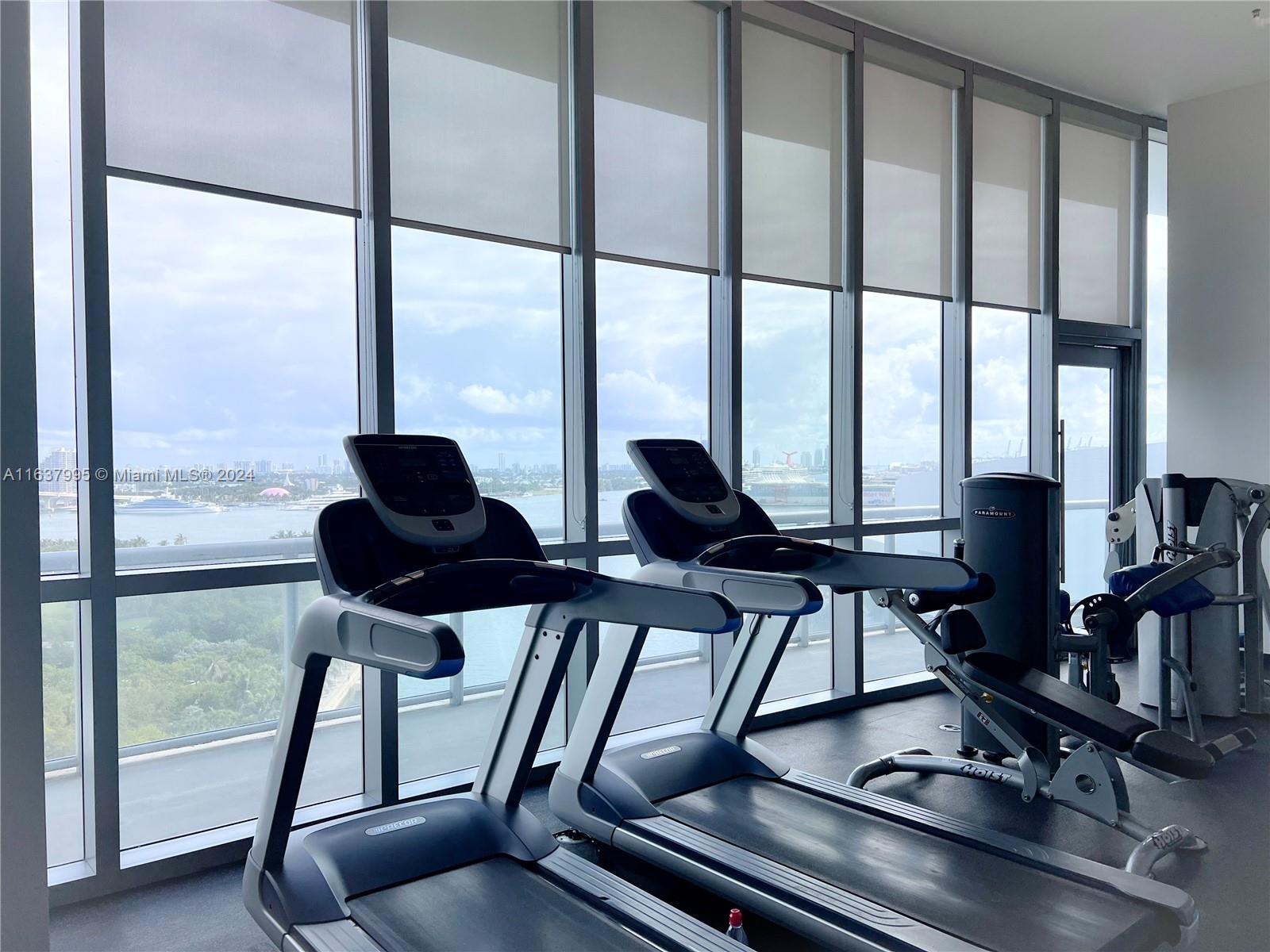 888 Biscayne Blvd # 3211