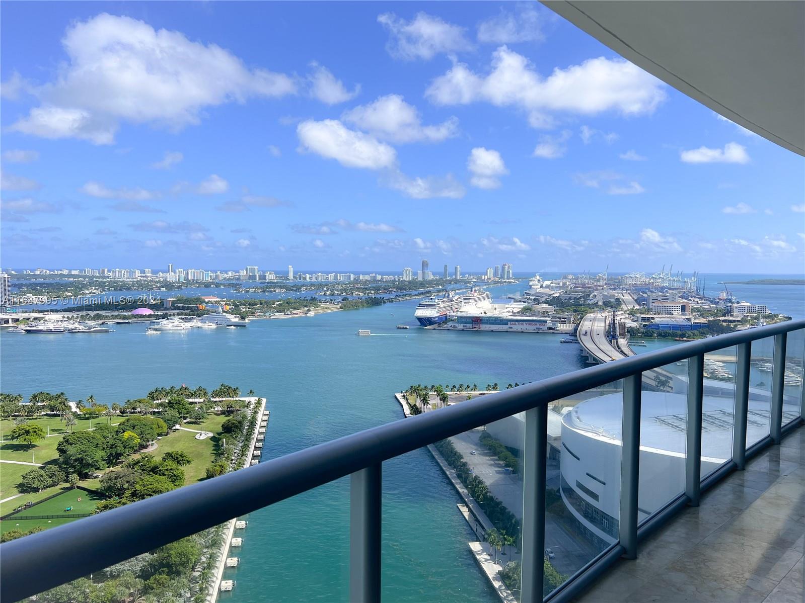 888 Biscayne Blvd # 3211