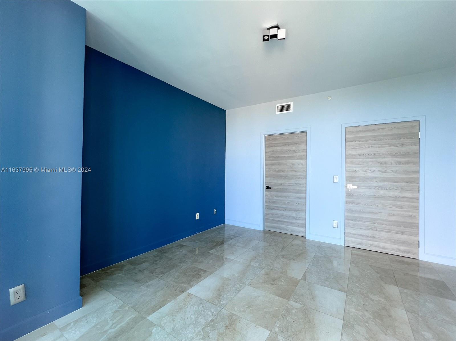 888 Biscayne Blvd # 3211