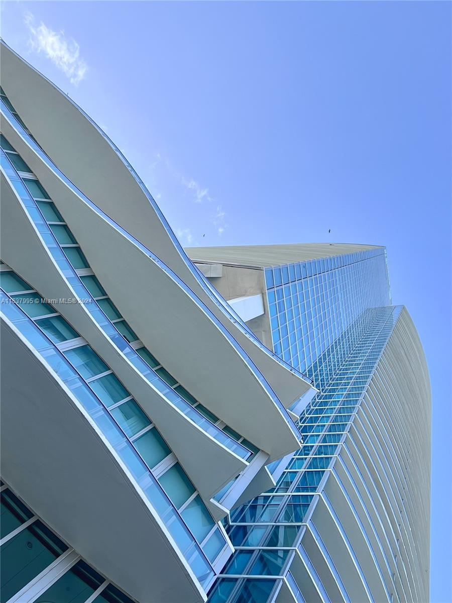 888 Biscayne Blvd # 3211