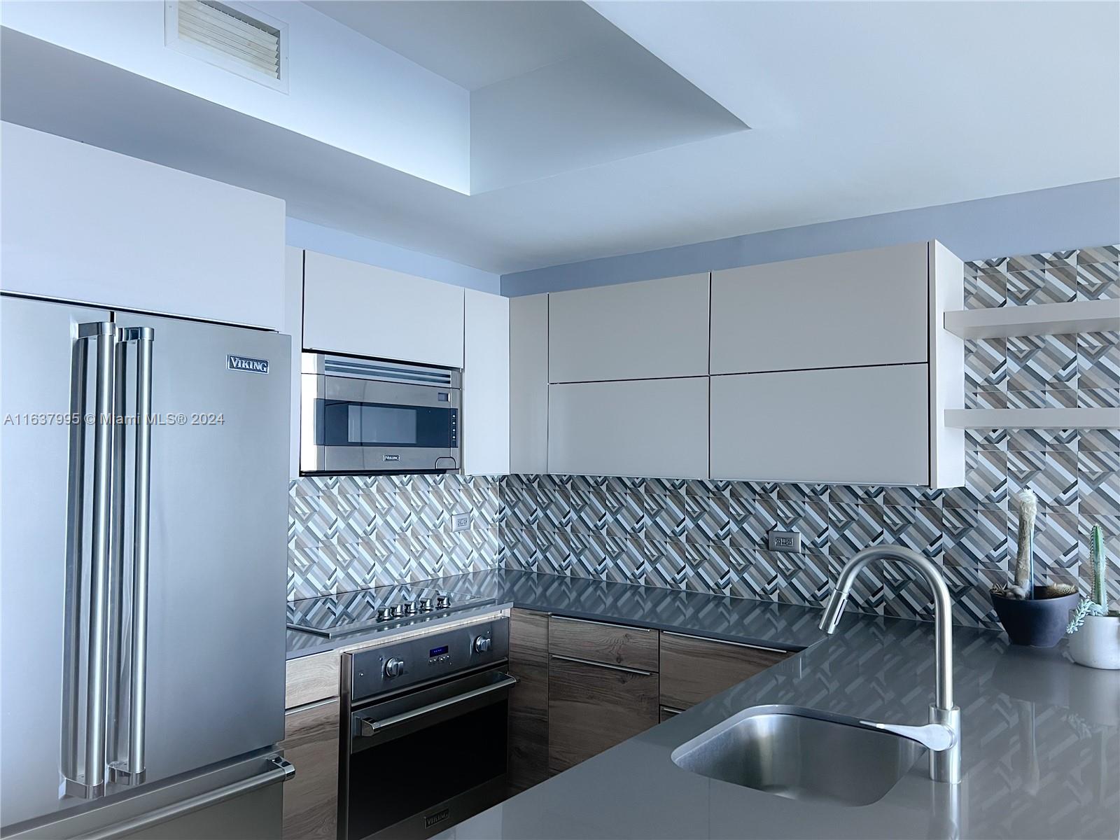 888 Biscayne Blvd # 3211