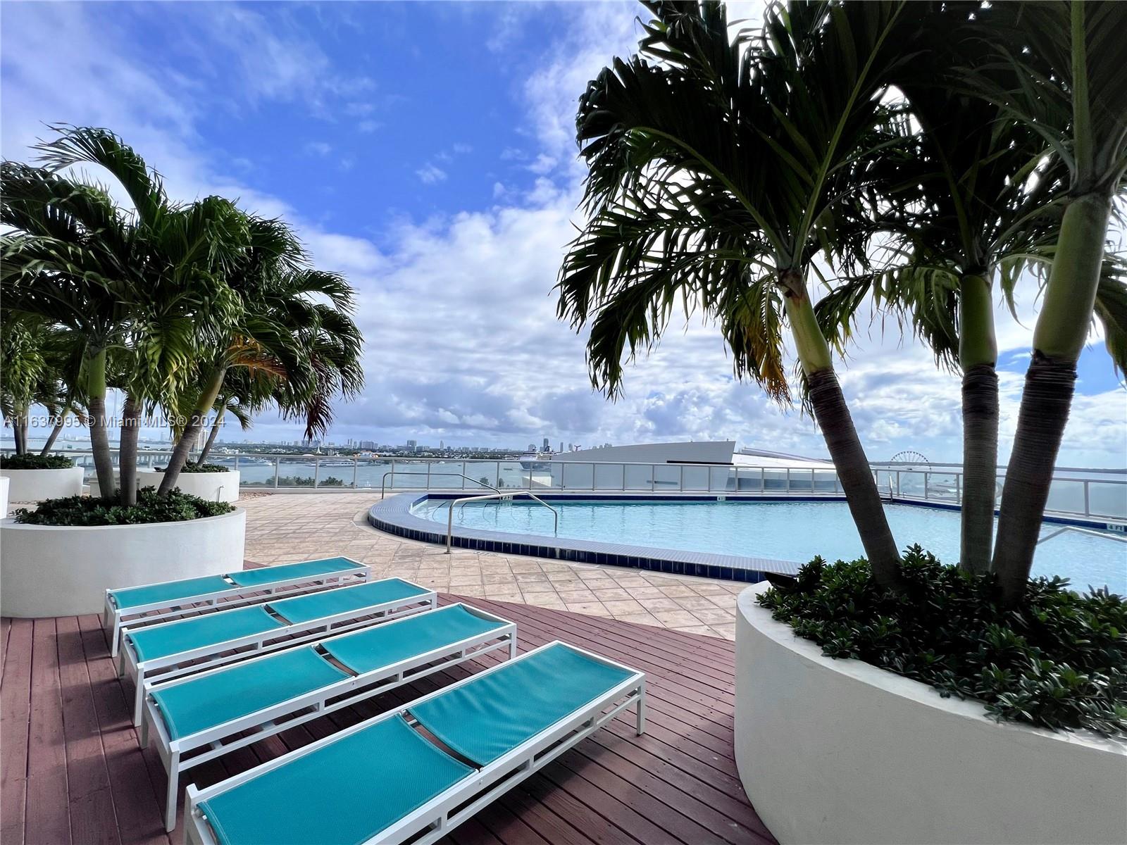 888 Biscayne Blvd # 3211