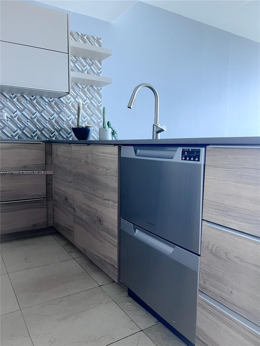 888 Biscayne Blvd # 3211