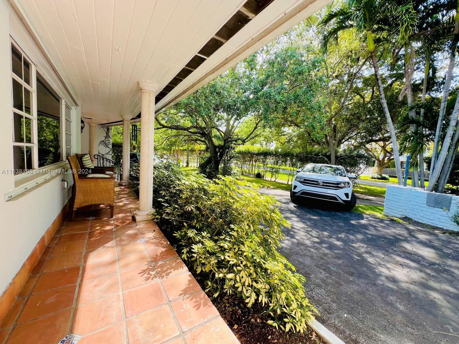 5209 Riviera Dr # 5209