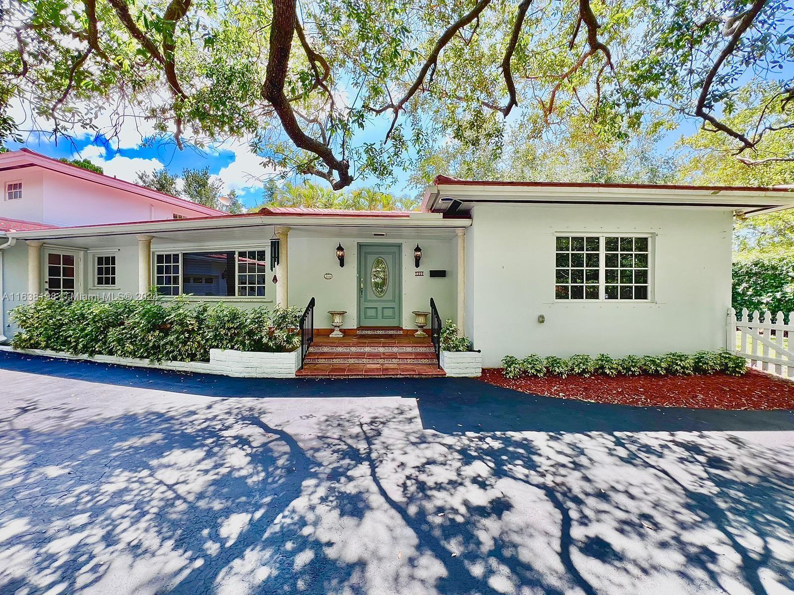 5209 Riviera Dr # 5209