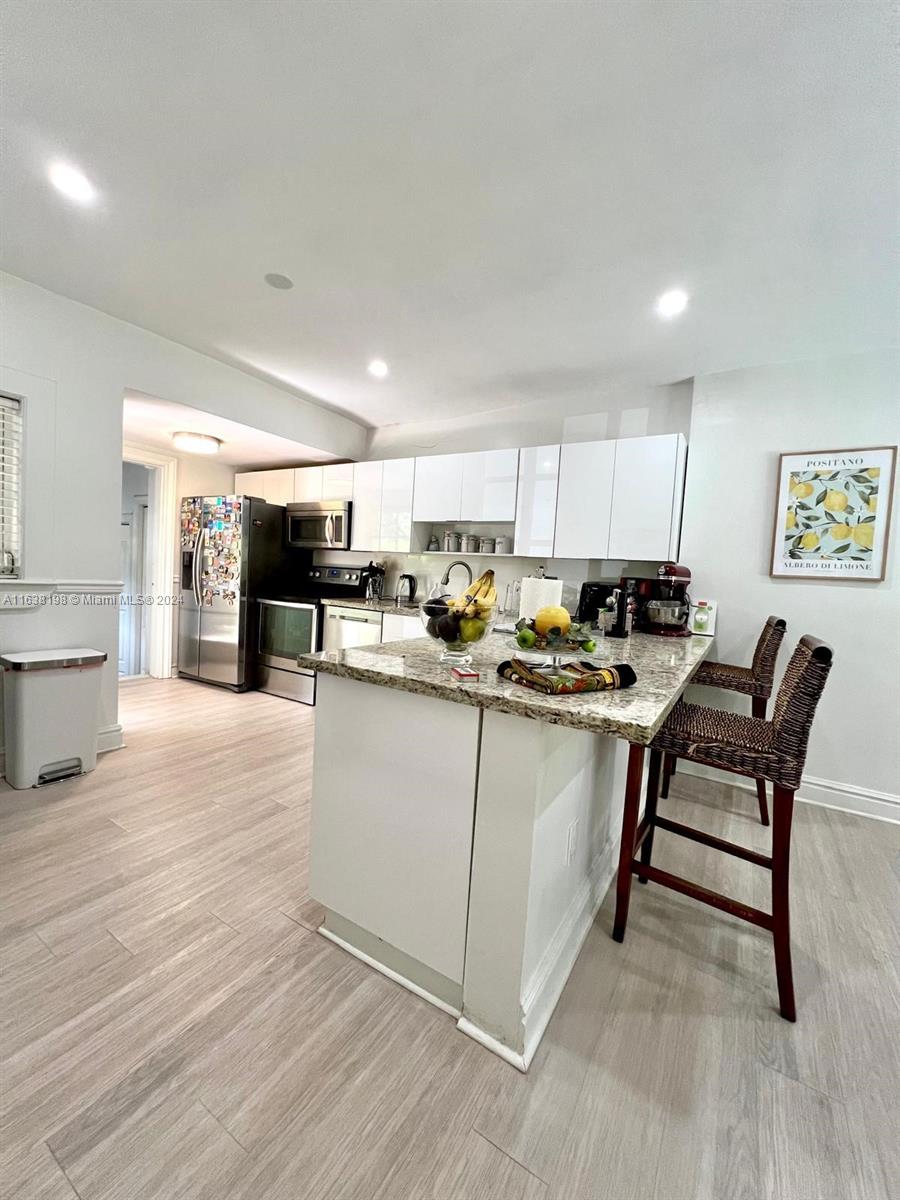 5209 Riviera Dr # 5209