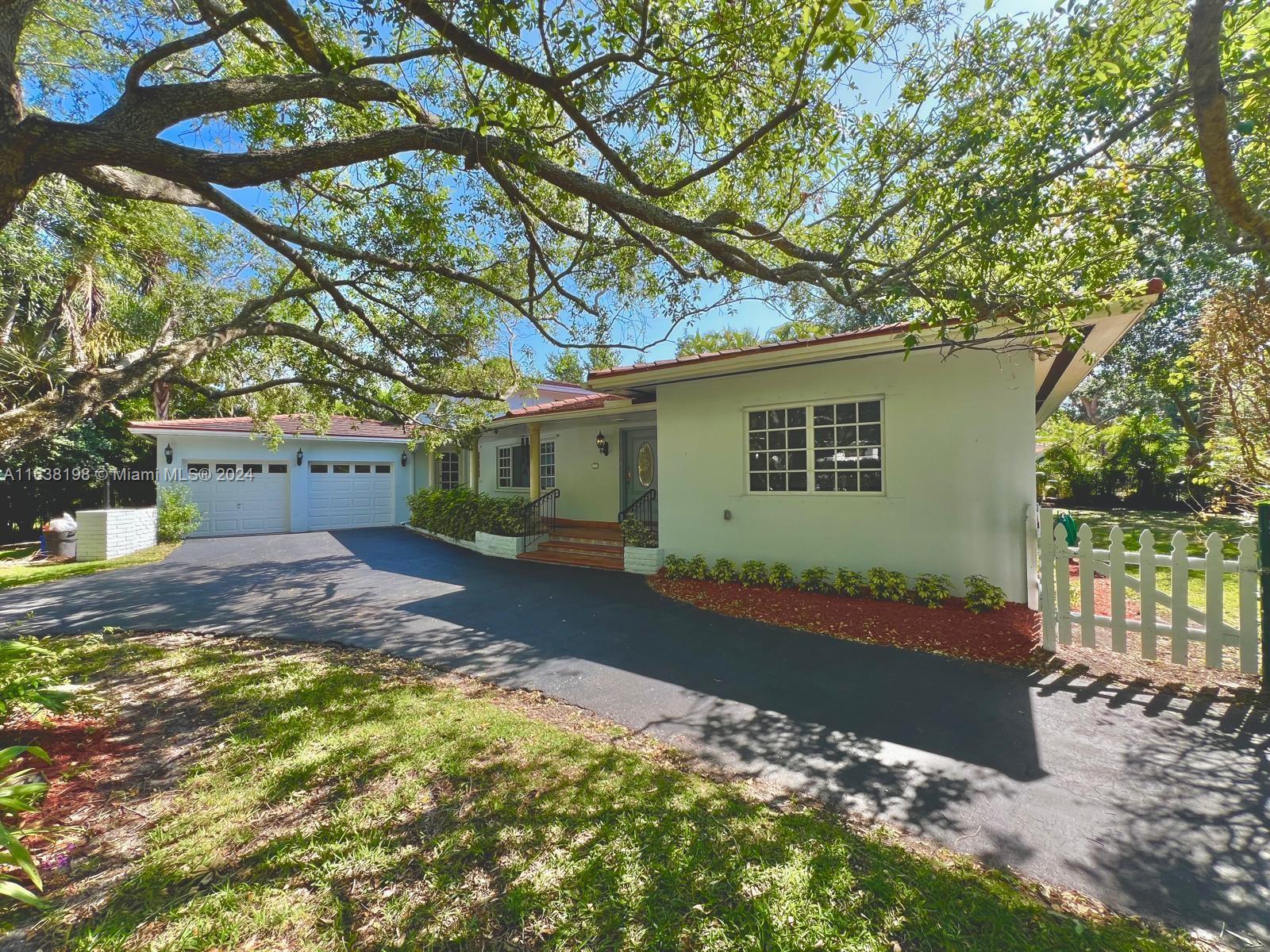 5209 Riviera Dr # 5209