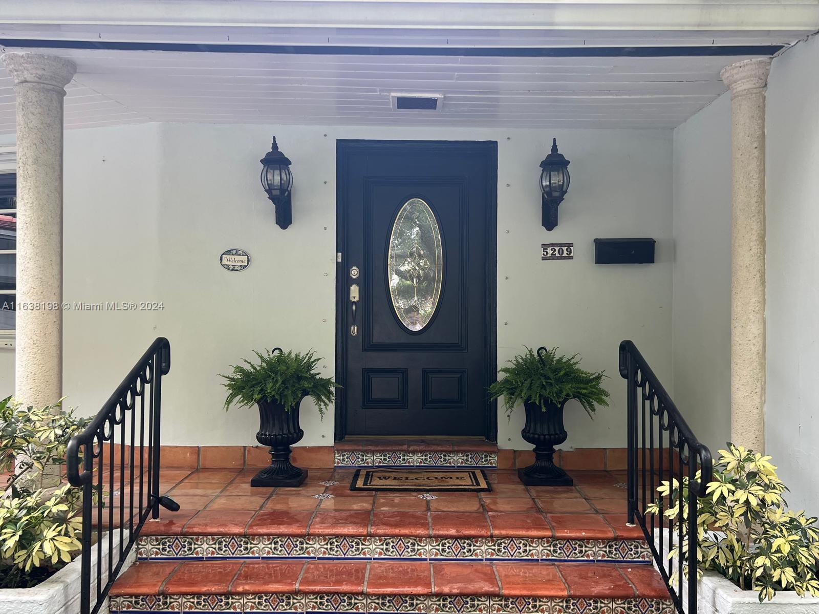 5209 Riviera Dr # 5209