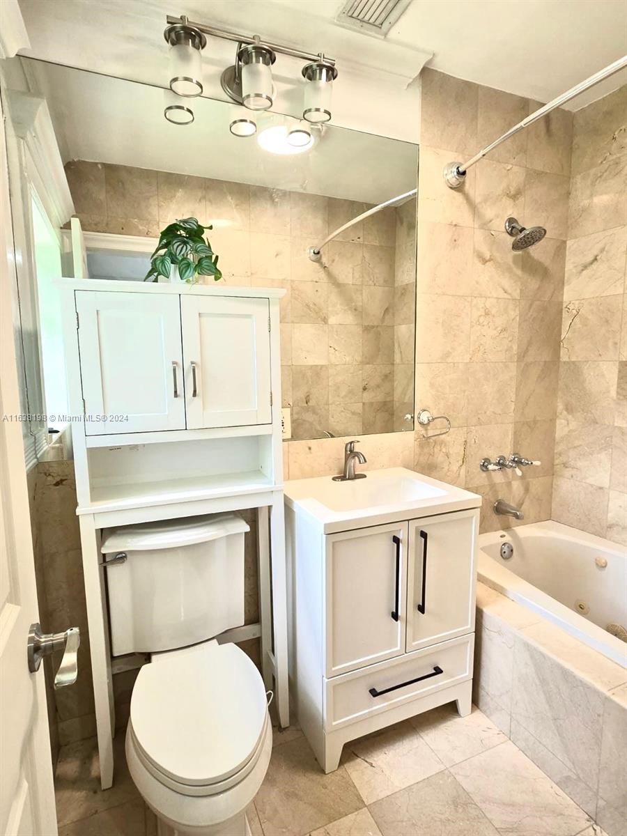 5209 Riviera Dr # 5209