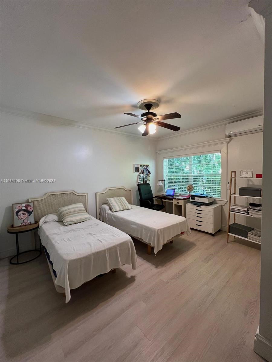 5209 Riviera Dr # 5209