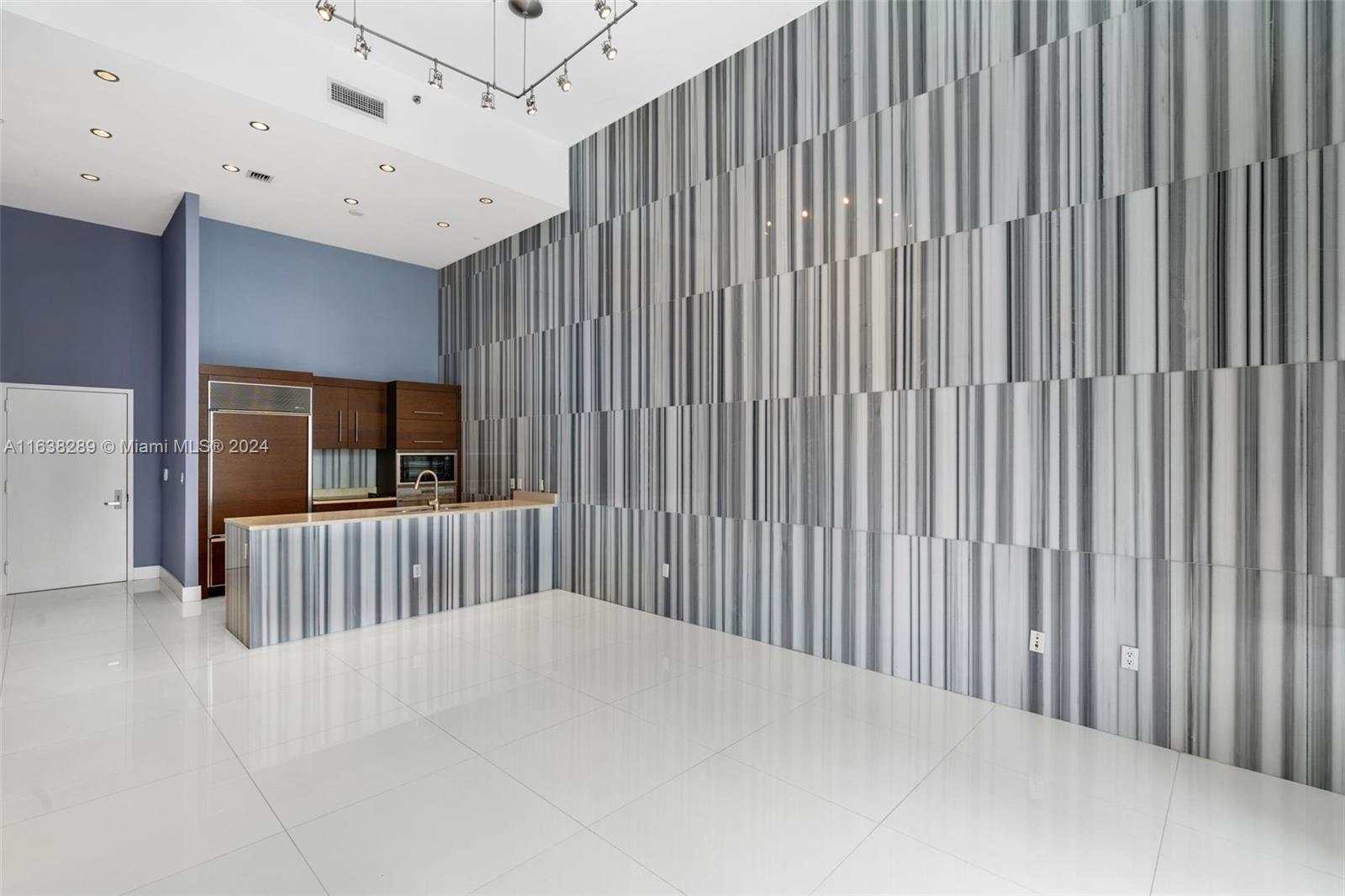 475 Brickell Ave # 2812
