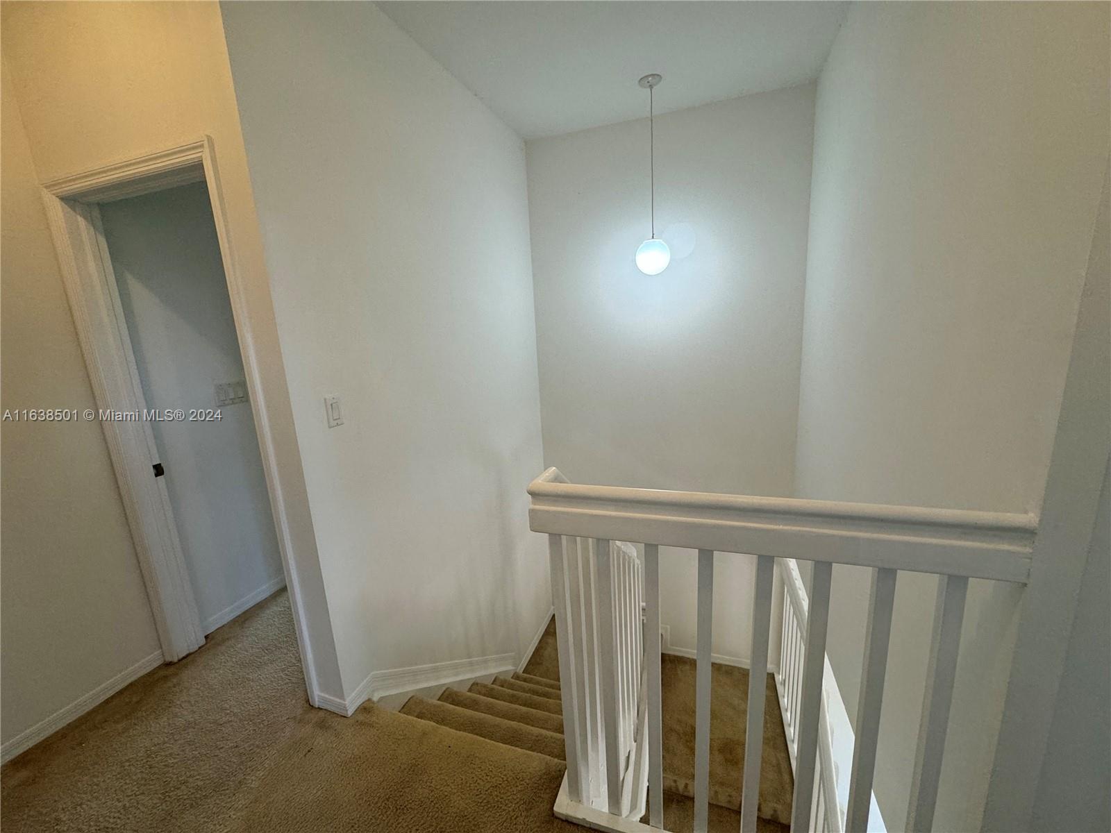 960 SW 143rd Ave # 2204