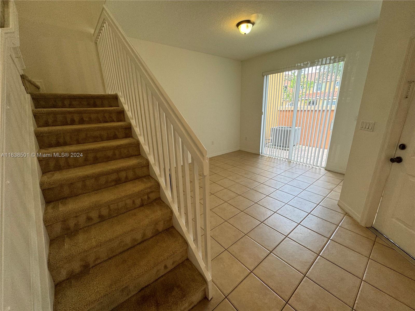 960 SW 143rd Ave # 2204