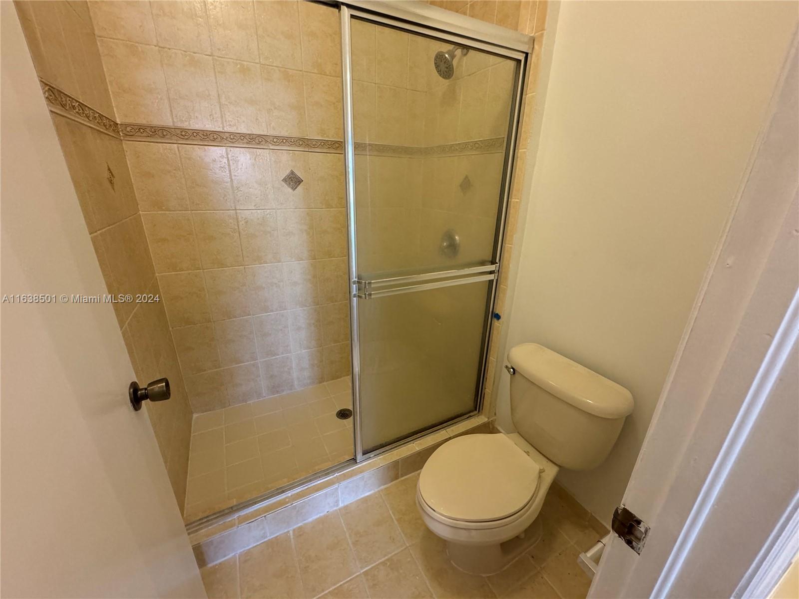 960 SW 143rd Ave # 2204