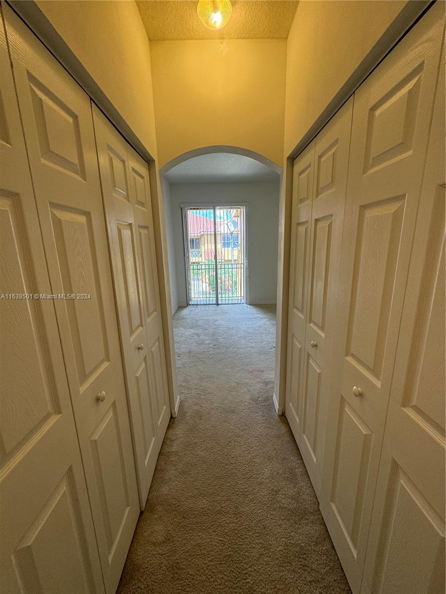 960 SW 143rd Ave # 2204