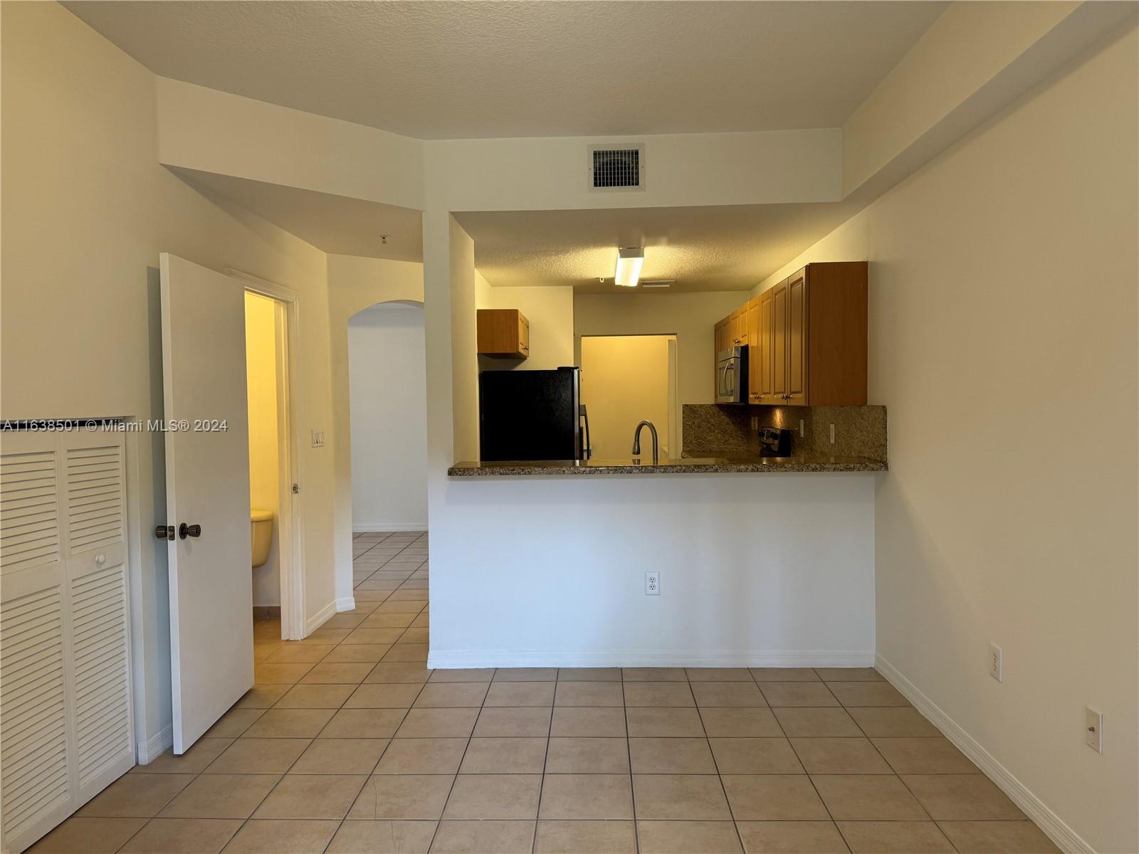 960 SW 143rd Ave # 2204