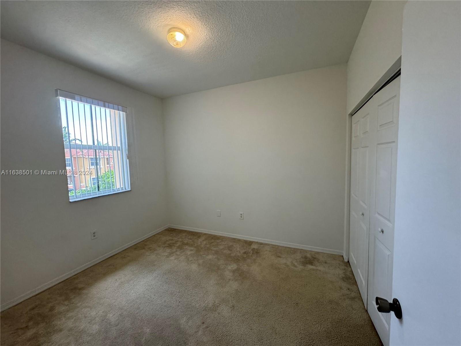 960 SW 143rd Ave # 2204