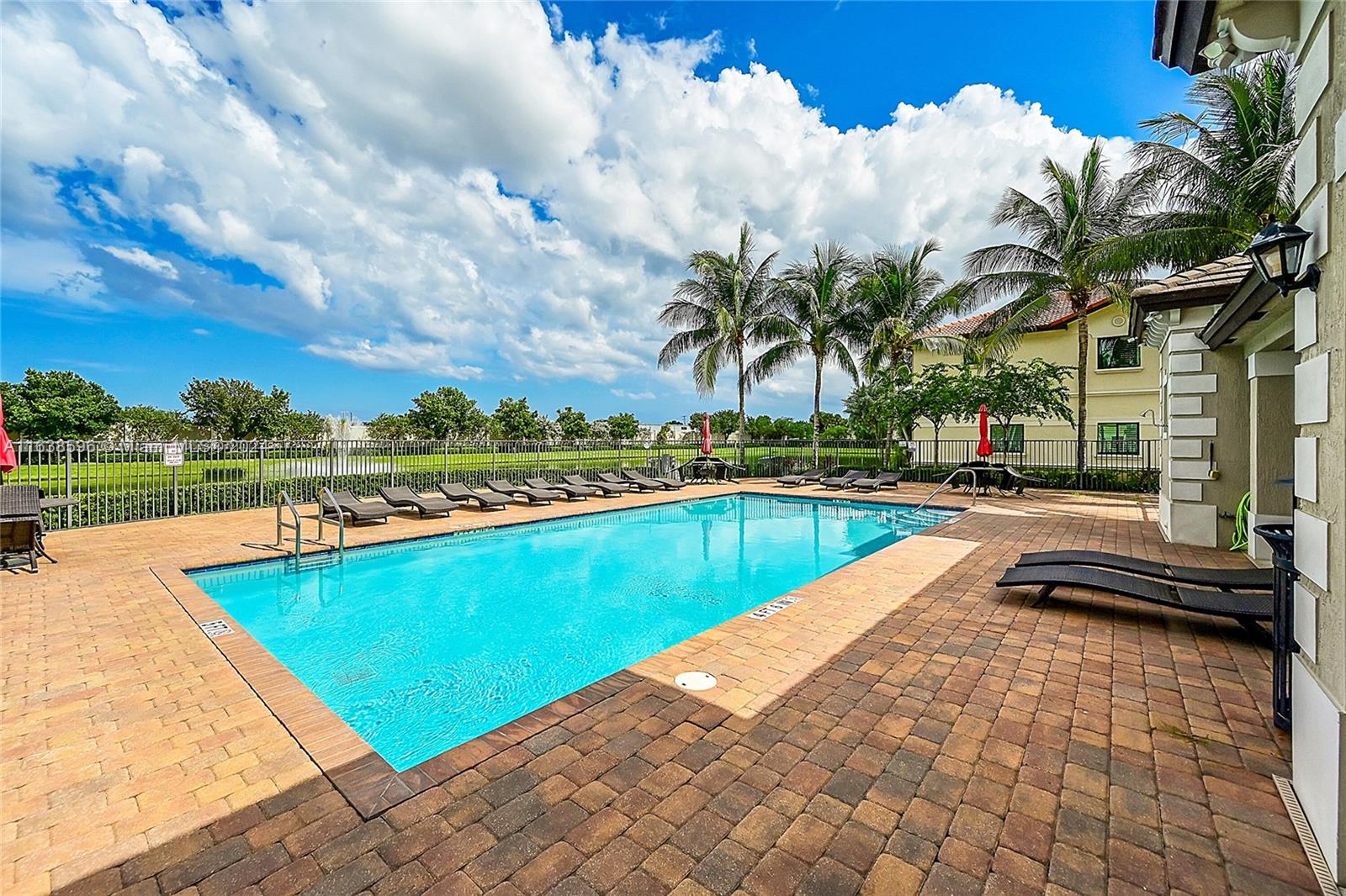 4204 N Dixie Hwy # 4