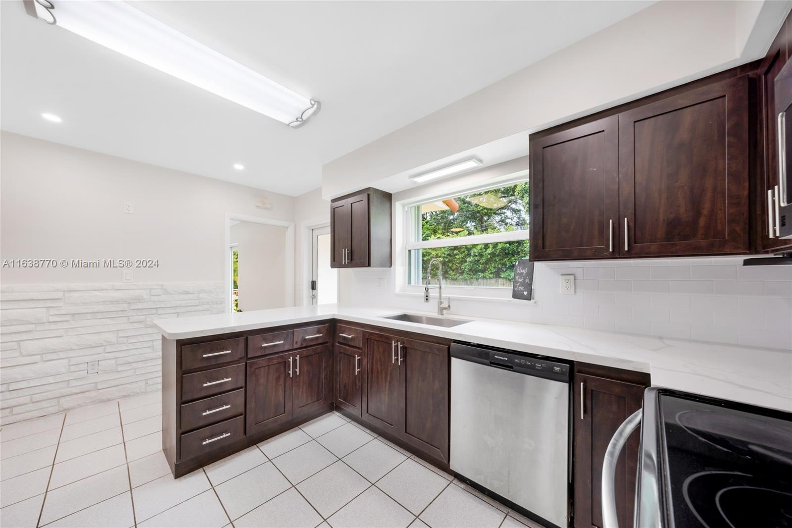 160 NW 92nd St