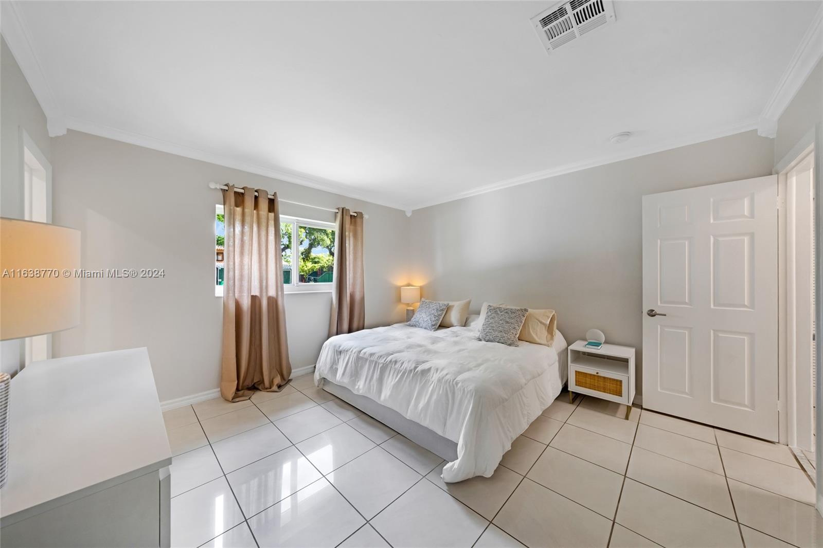 160 NW 92nd St