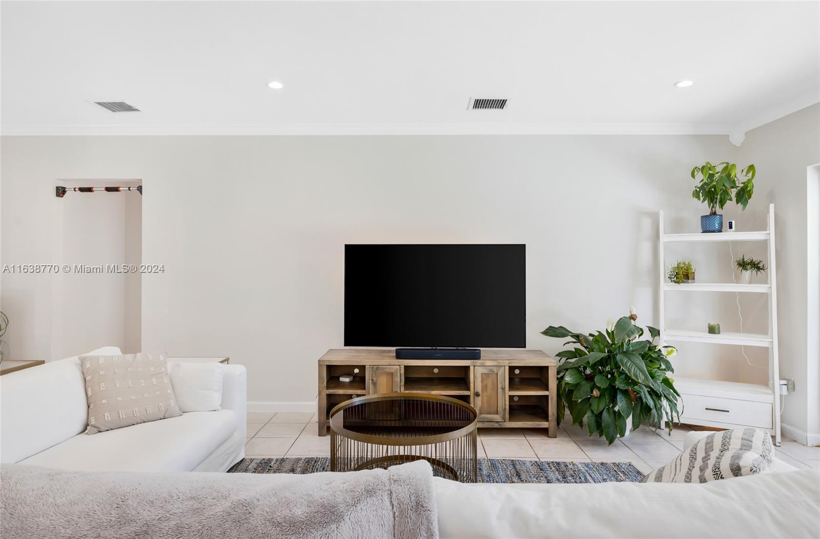 160 NW 92nd St