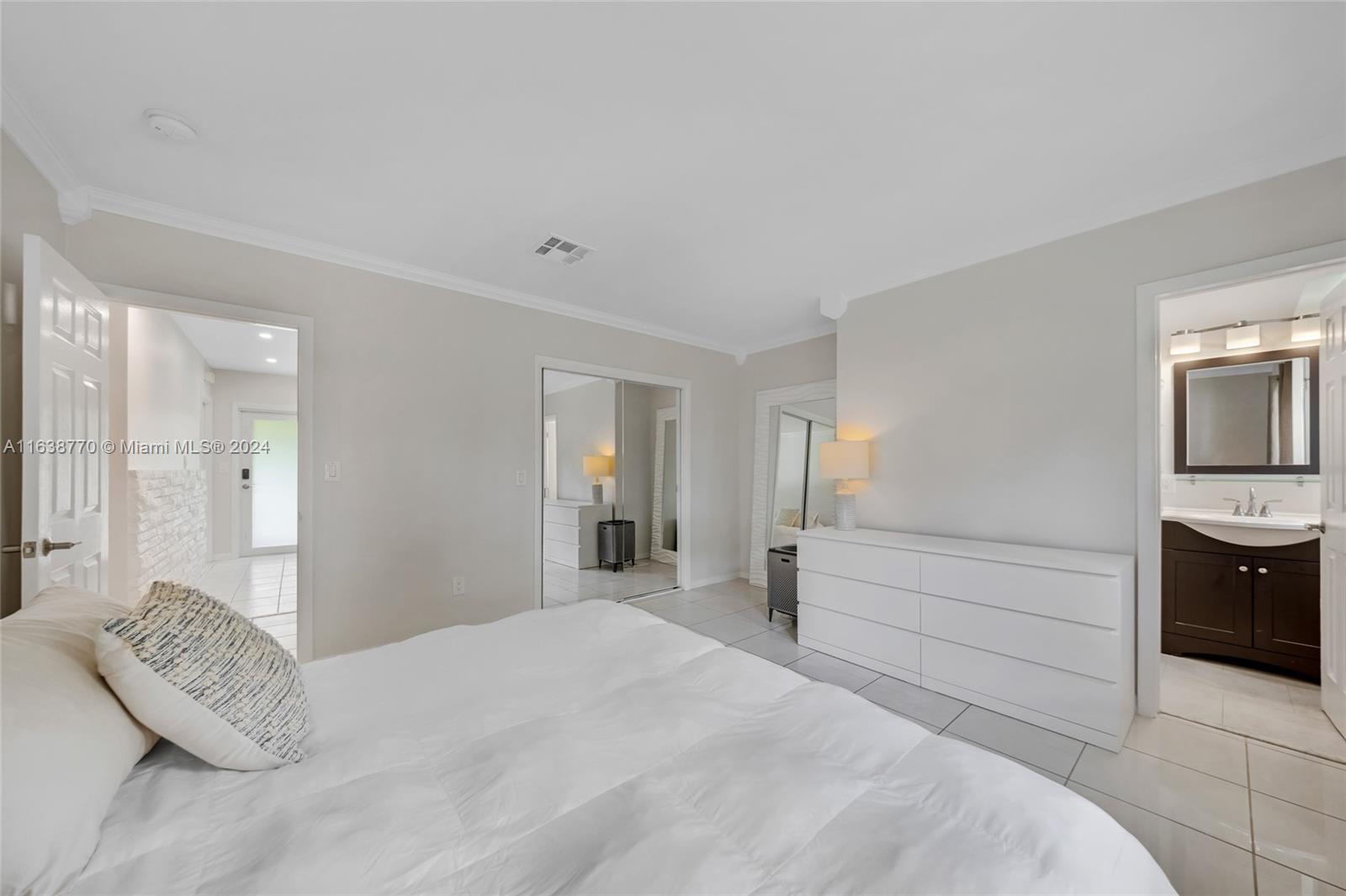 160 NW 92nd St