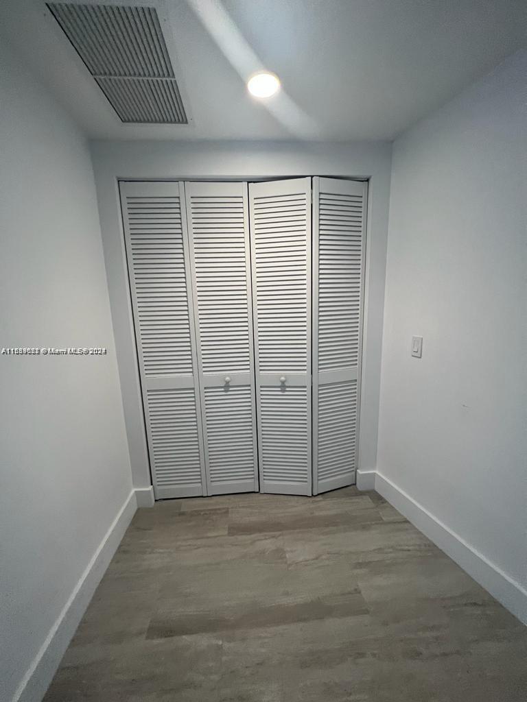 121 NE 34th St # 2014