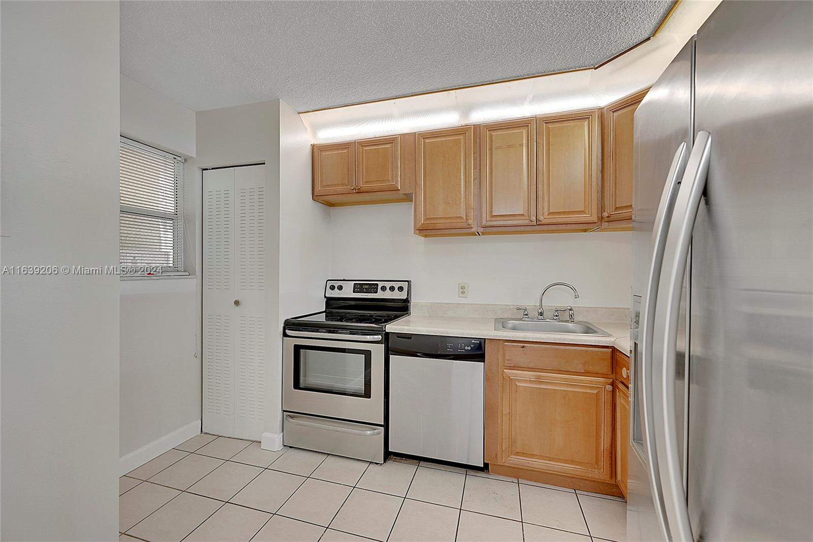 5431 NE 25th Ave # 104B