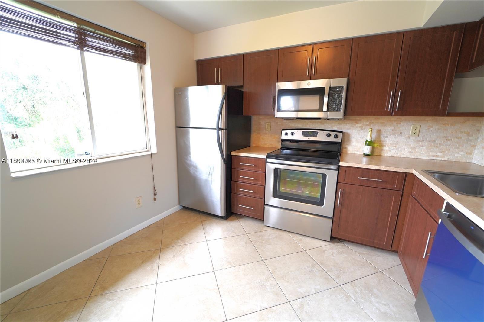 725 NW 92nd Ave # 725